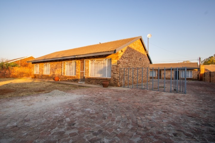 1 Bedroom Property for Sale in Die Bult North West